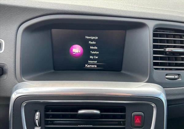 Volvo V60 cena 84900 przebieg: 106453, rok produkcji 2018 z Wieliczka małe 191